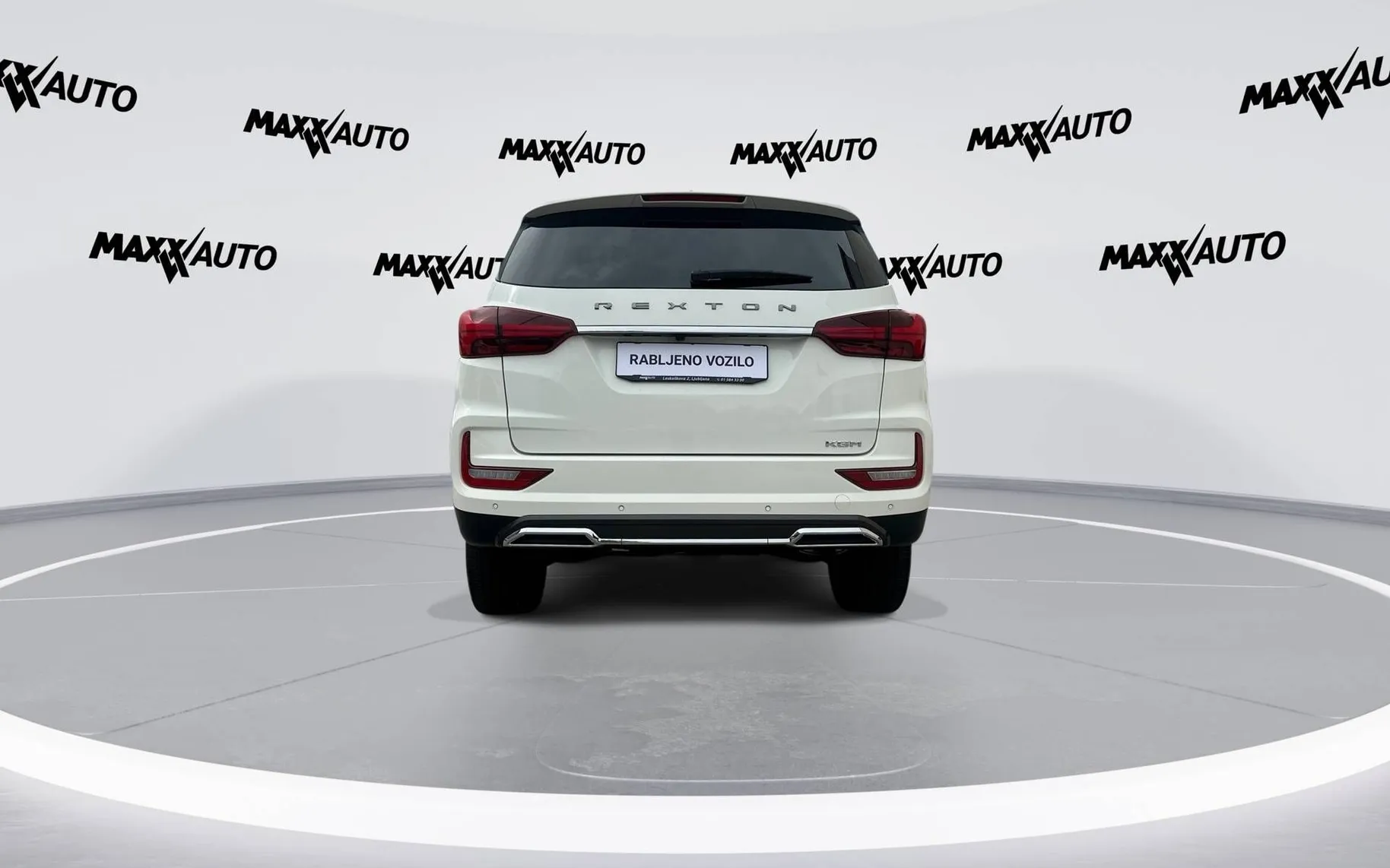 Notranja slika - SsangYong Rexton - 2.2 XDI AWD Limited Exclusive Panorama+ Avt. - 7