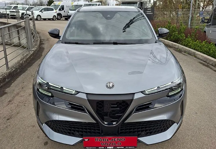 Zunanja slika - Alfa Romeo Junior - 1.2 E-DCT6 MHEV Speciale 1. LASTNIK SLO. POREKLO - 2