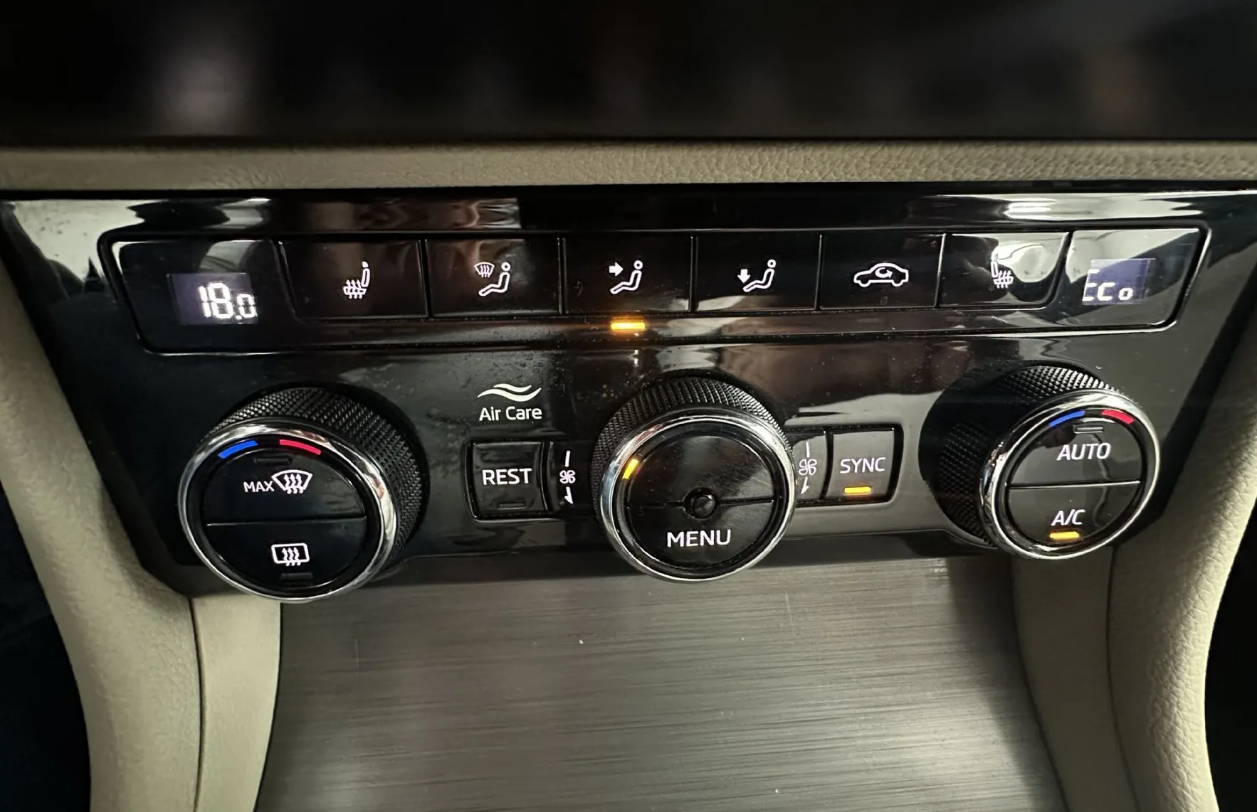 Zunanja slika - Škoda Superb - 1.4 TSI PHEV Style DSG.NEMŠKA+4ALU.KAM 55 KW ELEKT - 9