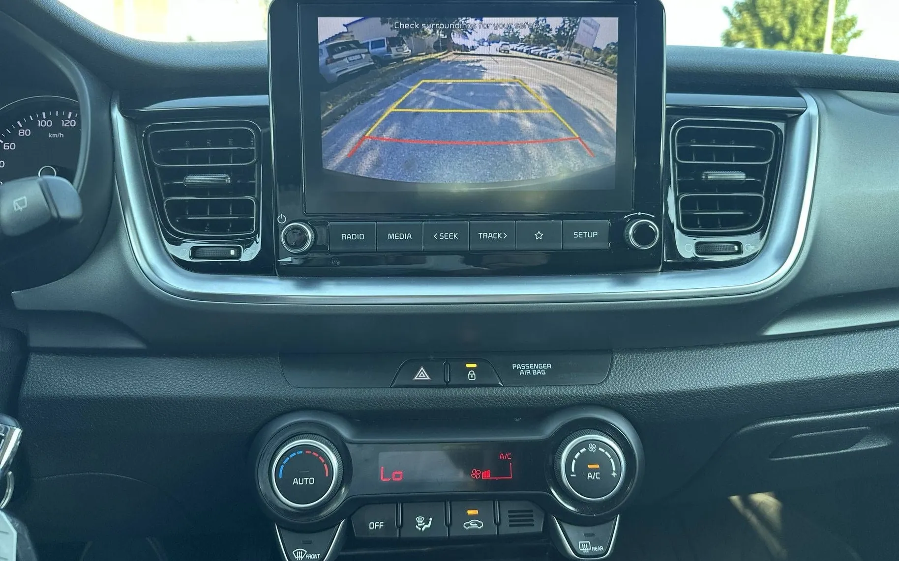 Notranja slika - KIA Stonic - 1.0 T-GDi LX Urban ISG DCT - 17