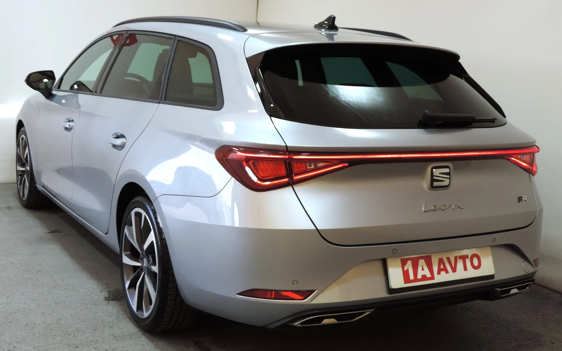 Zunanja slika - Seat Leon - ST 2.0 TDI FR DSG ACC-LED-MRTVI KOTI-MEMORY - 11