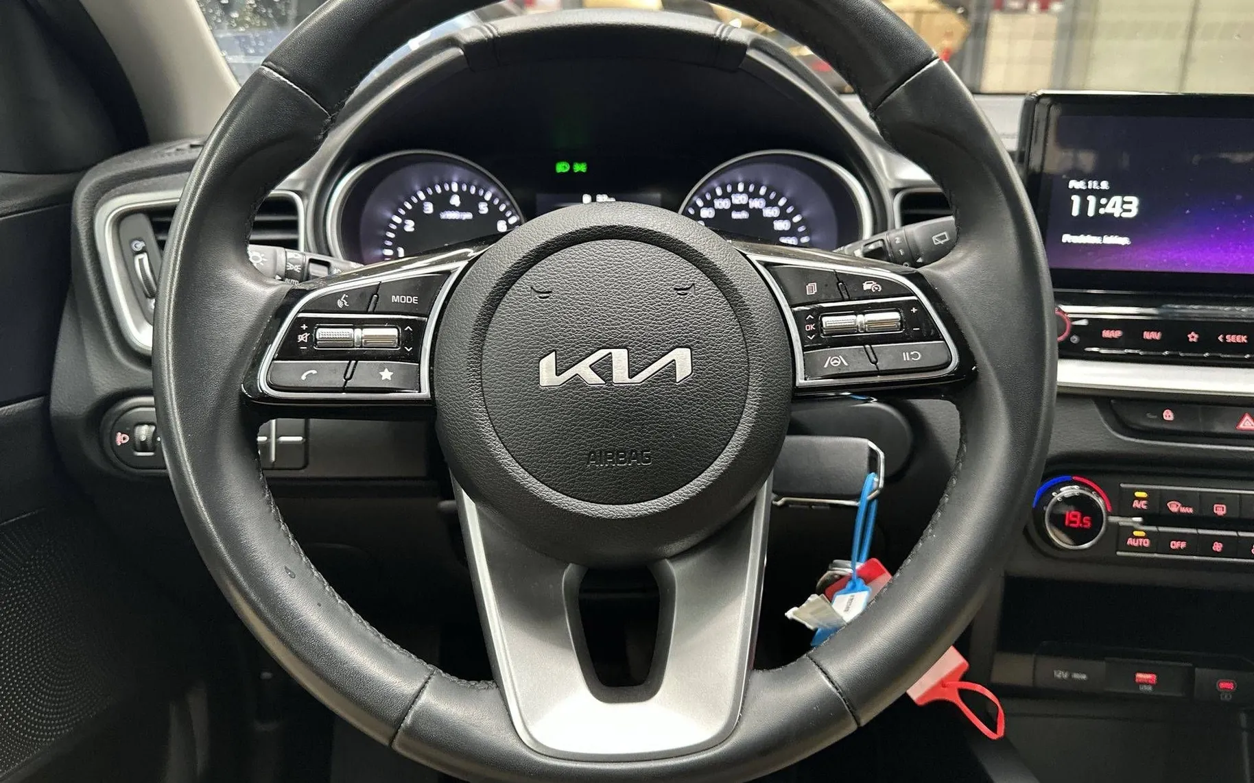 Notranja slika - KIA Ceed SW - 1.5 T-GDI LX Champion+ ISG - 14