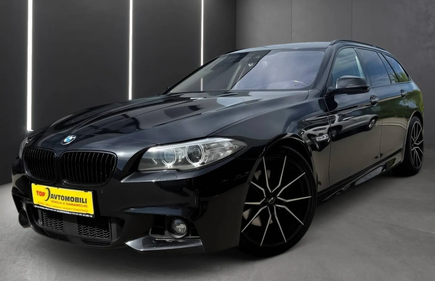 Zunanja slika - BMW Serija 5 - Touring: 525d M PAKET BI-XENON RADAR NAVI PDC KAMERA TOP - 1
