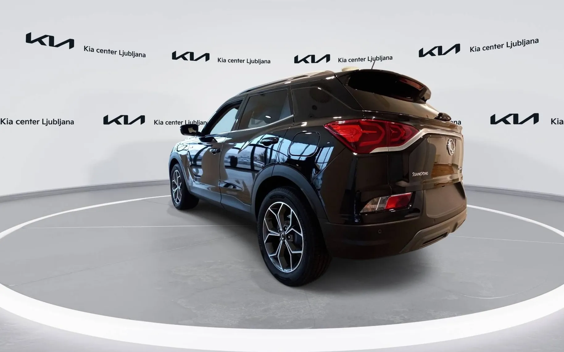 Notranja slika - SsangYong Korando - 1.5 T-GDi Exclusive 4WD AT - 7