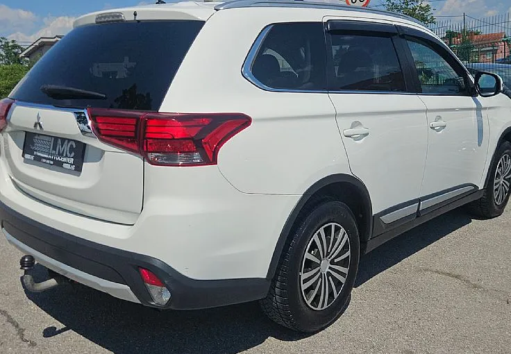 Zunanja slika - Mitsubishi Outlander - 4WD 2.2 DI-D 150ks °AUT.+F-1° °XENON° - 4