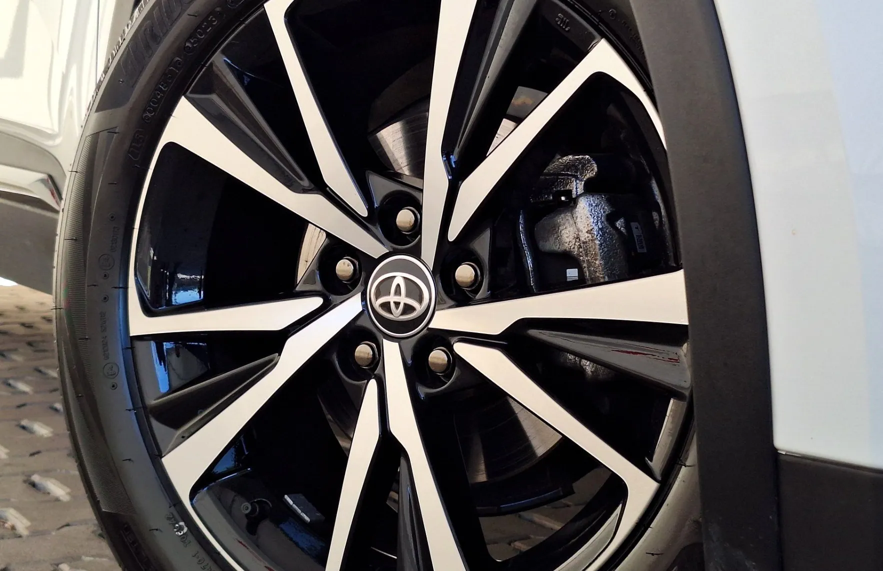Zunanja slika - Toyota C-HR - Hybrid 1.8 C-LUB Tech Avt. - 9