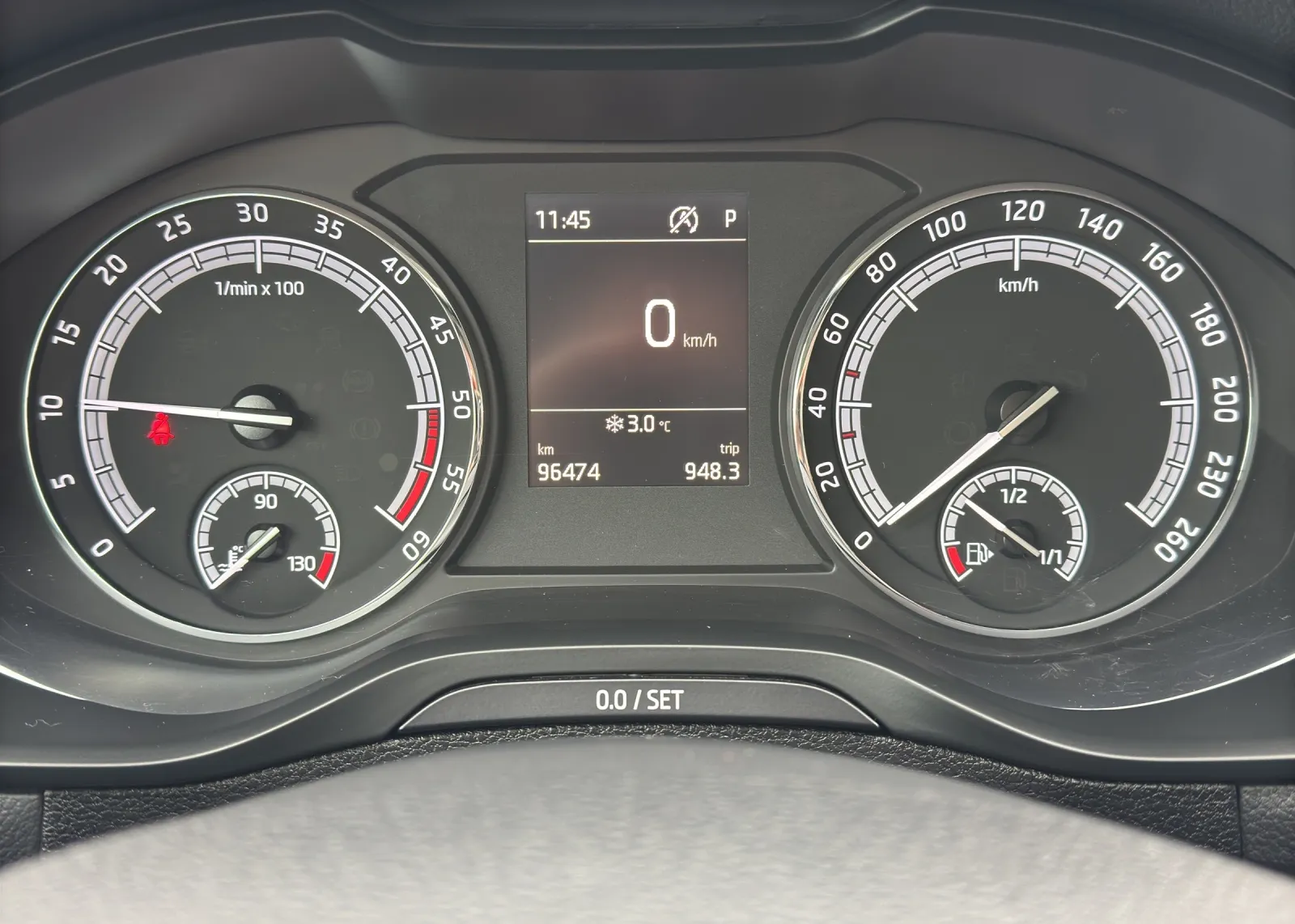 Zunanja slika - Škoda Karoq - 4x4 2,0 TDI DSG - 13