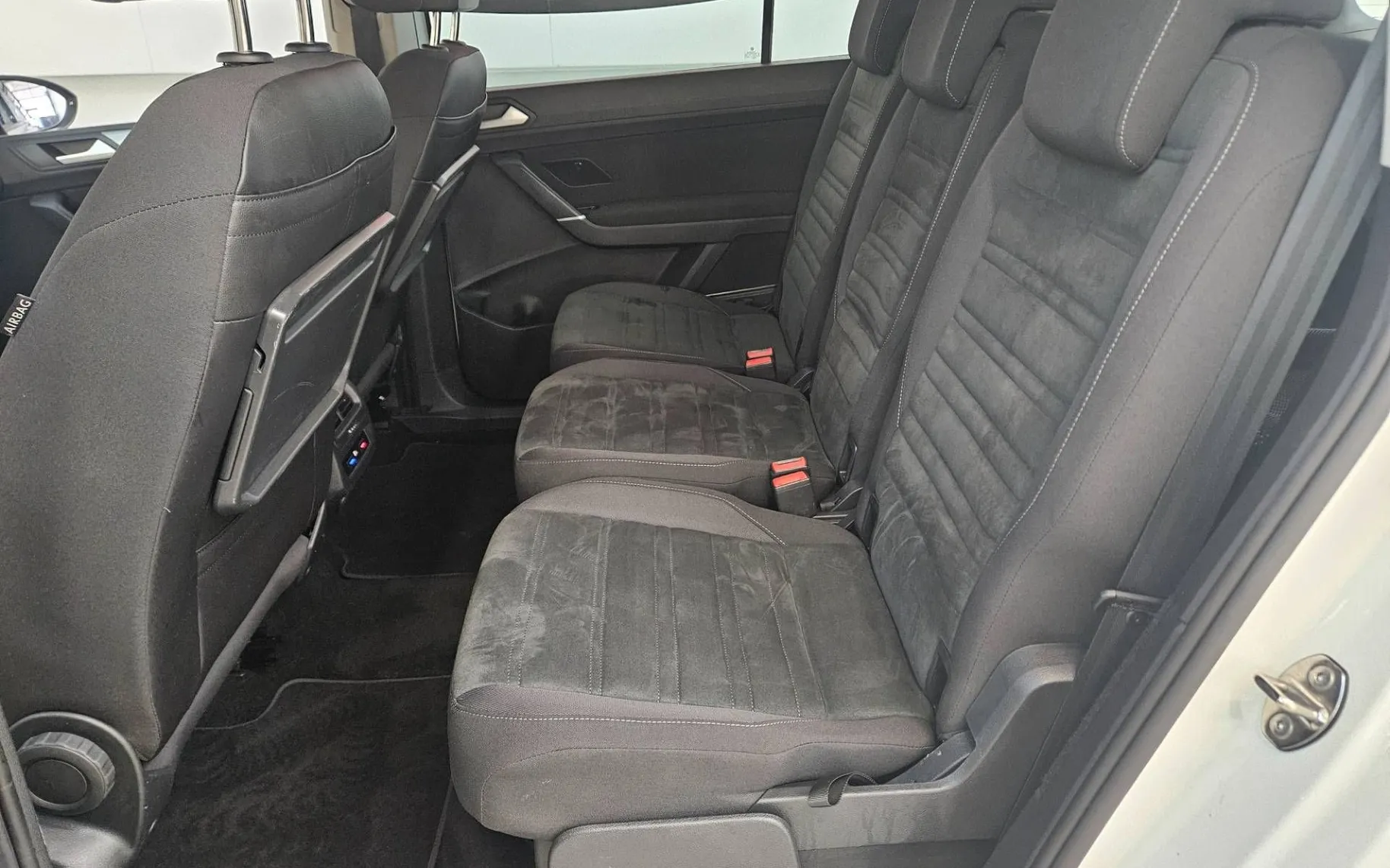 Notranja slika - Volkswagen Touran - 2.0 TDI BMT DSG - 8