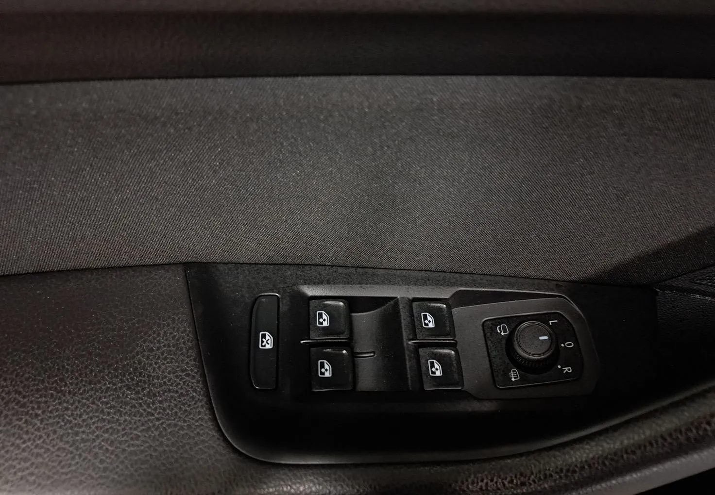 Zunanja slika - Volkswagen Passat - Variant 2.0 TDI BMT DSG Z ENOLETNIM JAMSTVOM - 15