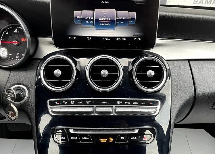 Zunanja slika - Mercedes-Benz C-Razred - 220 d AMG LINE-FULL LED-54.000 KM... - 10