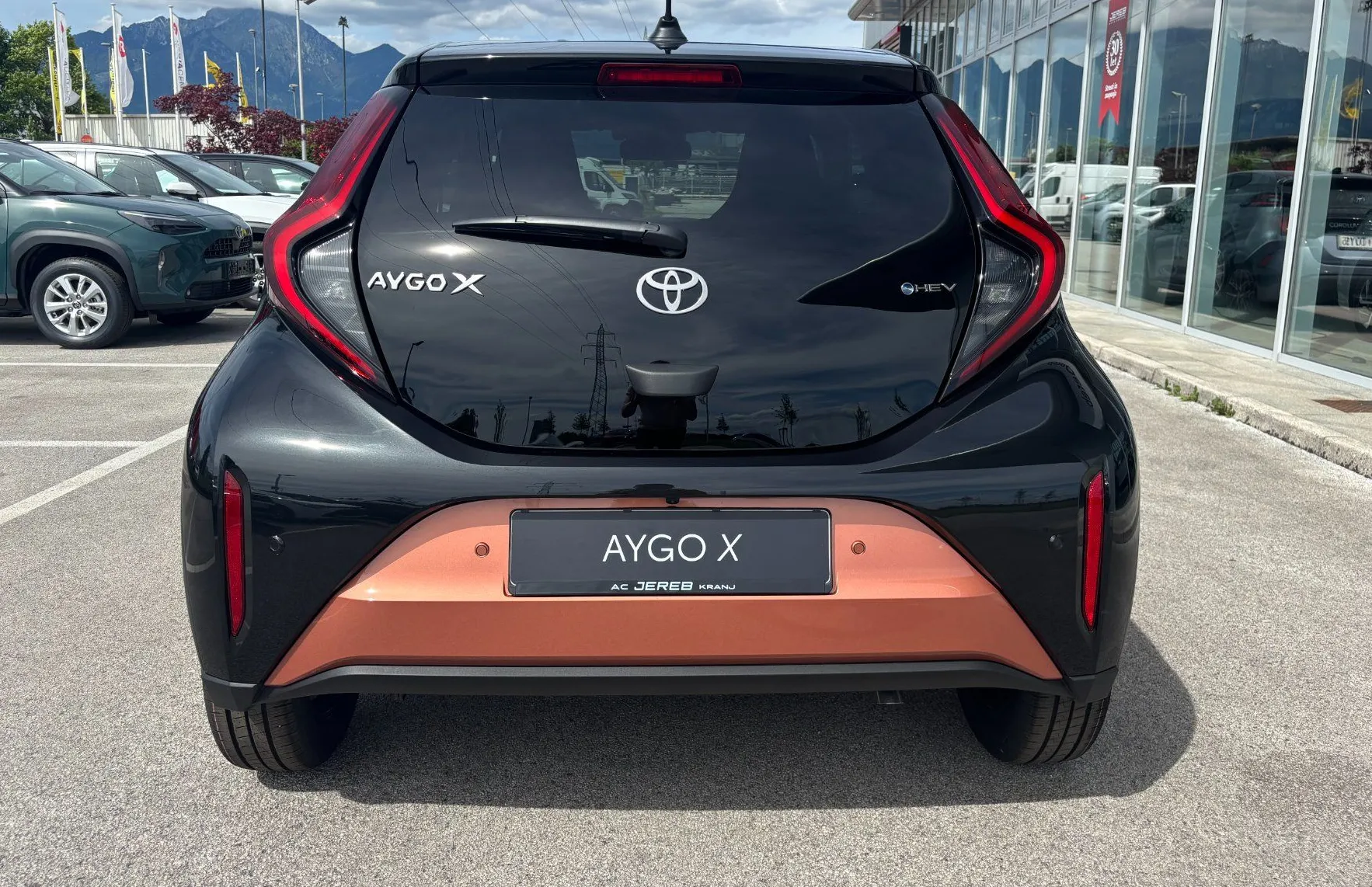 Zunanja slika - Toyota Aygo X - 1.5 HEV X-Trend Avt. Easy - 4