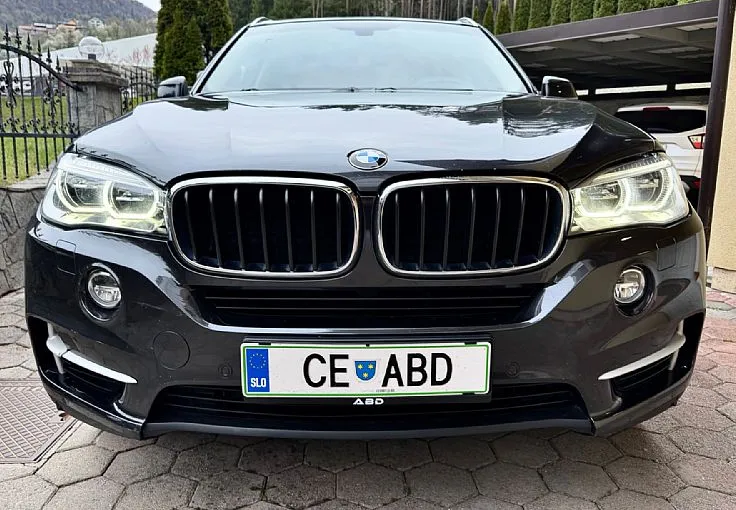Zunanja slika - BMW X5 - serija : xDrive30d AUT SLO LEDER ALU19 KAMERA KLJUKA MEMORY - 2
