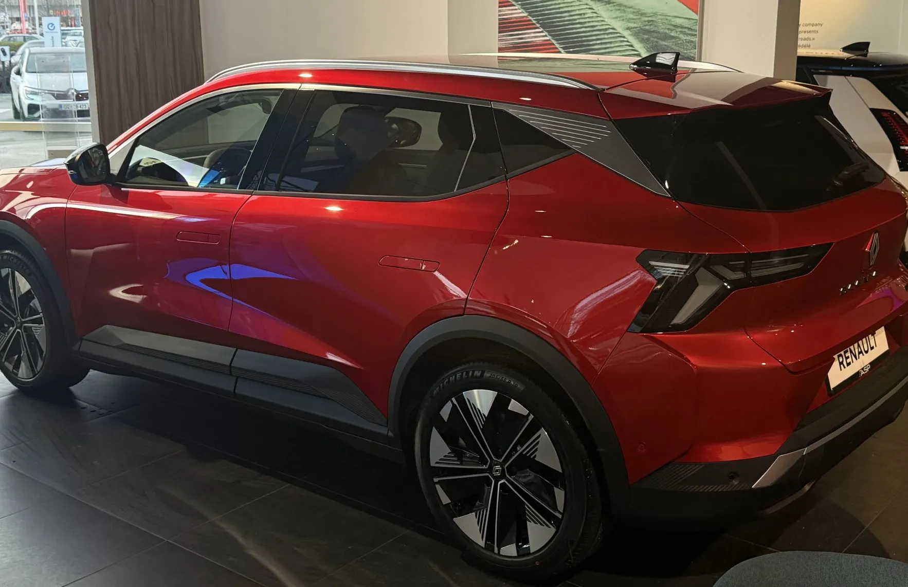 Zunanja slika - Renault Scénic - Scenic techno E-Tech Electric 170 Comfort range - 13