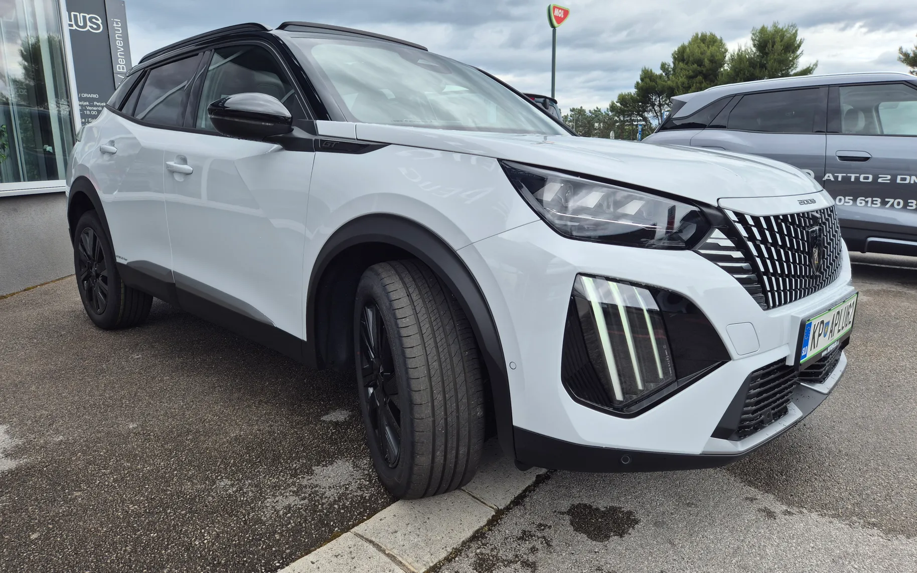 Zunanja slika - Peugeot 2008 - GT HIBRID 145 - PANORAMA - NA ZALOGI - 22