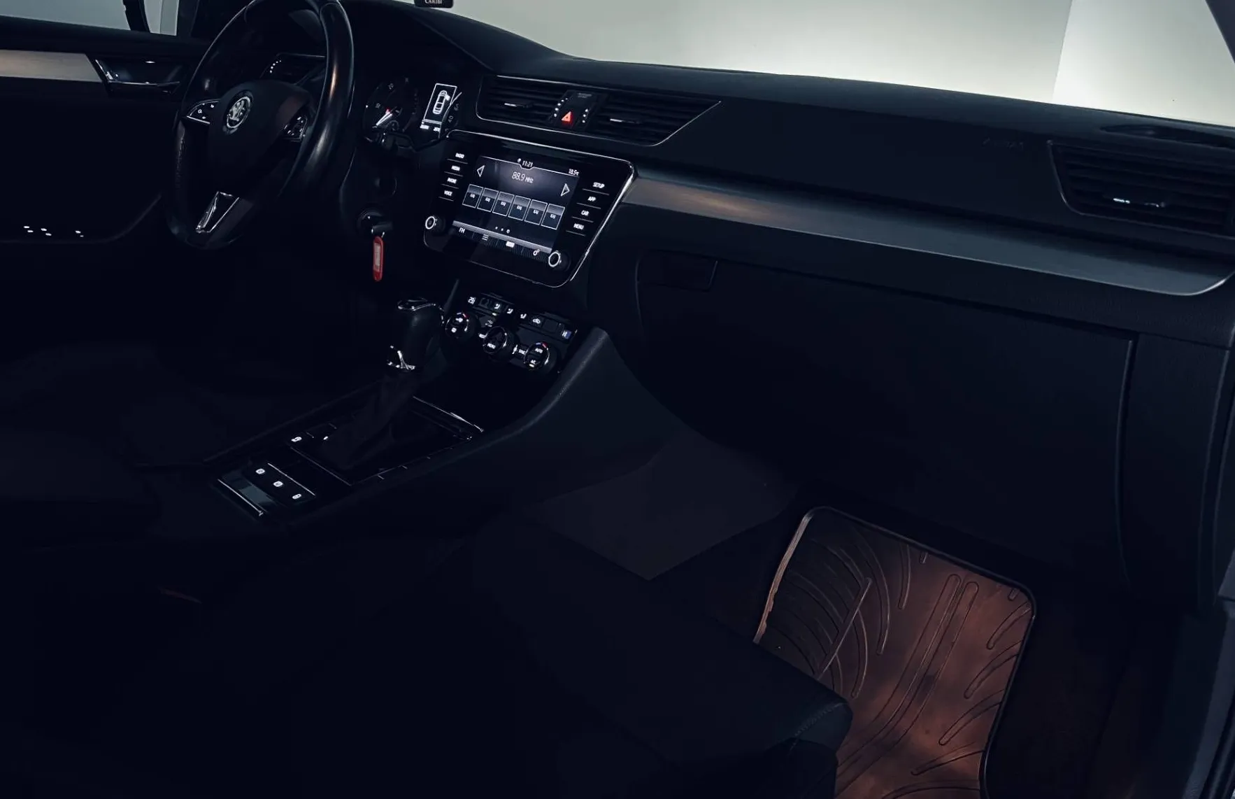 Zunanja slika - Škoda Superb - 2.0 TDI Ambition 110 kW...LIMO... - 11