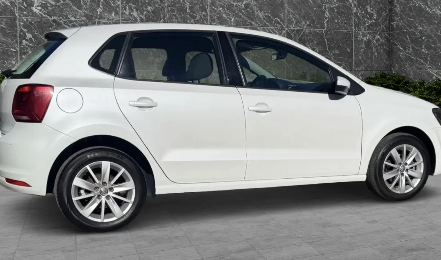 Zunanja slika - Volkswagen Polo - 1.4 TDI Highline PERLA BELA NAVI PDC ALU15 - 6