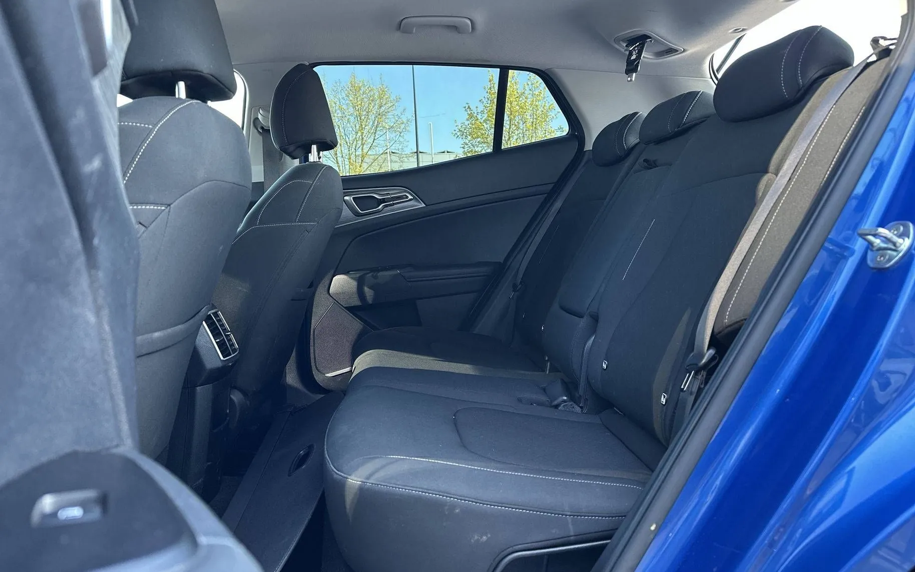 Notranja slika - KIA Sportage - 1.6 T-GDI MHEV LX Fresh DCT - 19