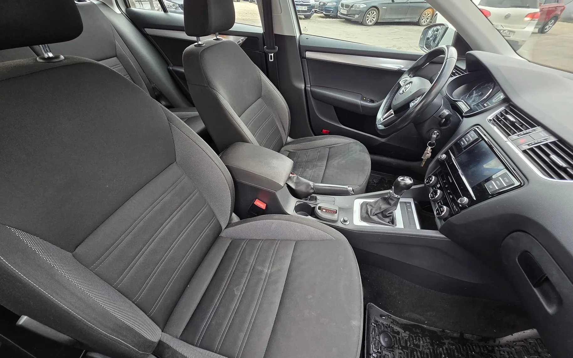 Zunanja slika - Škoda Octavia - 1.6 TDI STYLE ALU PLATIŠČA-MF-ZALSON-SLOVENSKA - 13