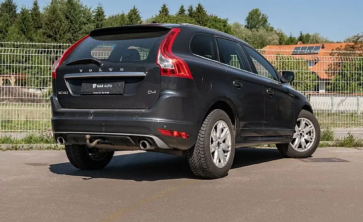 Zunanja slika - Volvo XC60 - D4 R-Design - 5