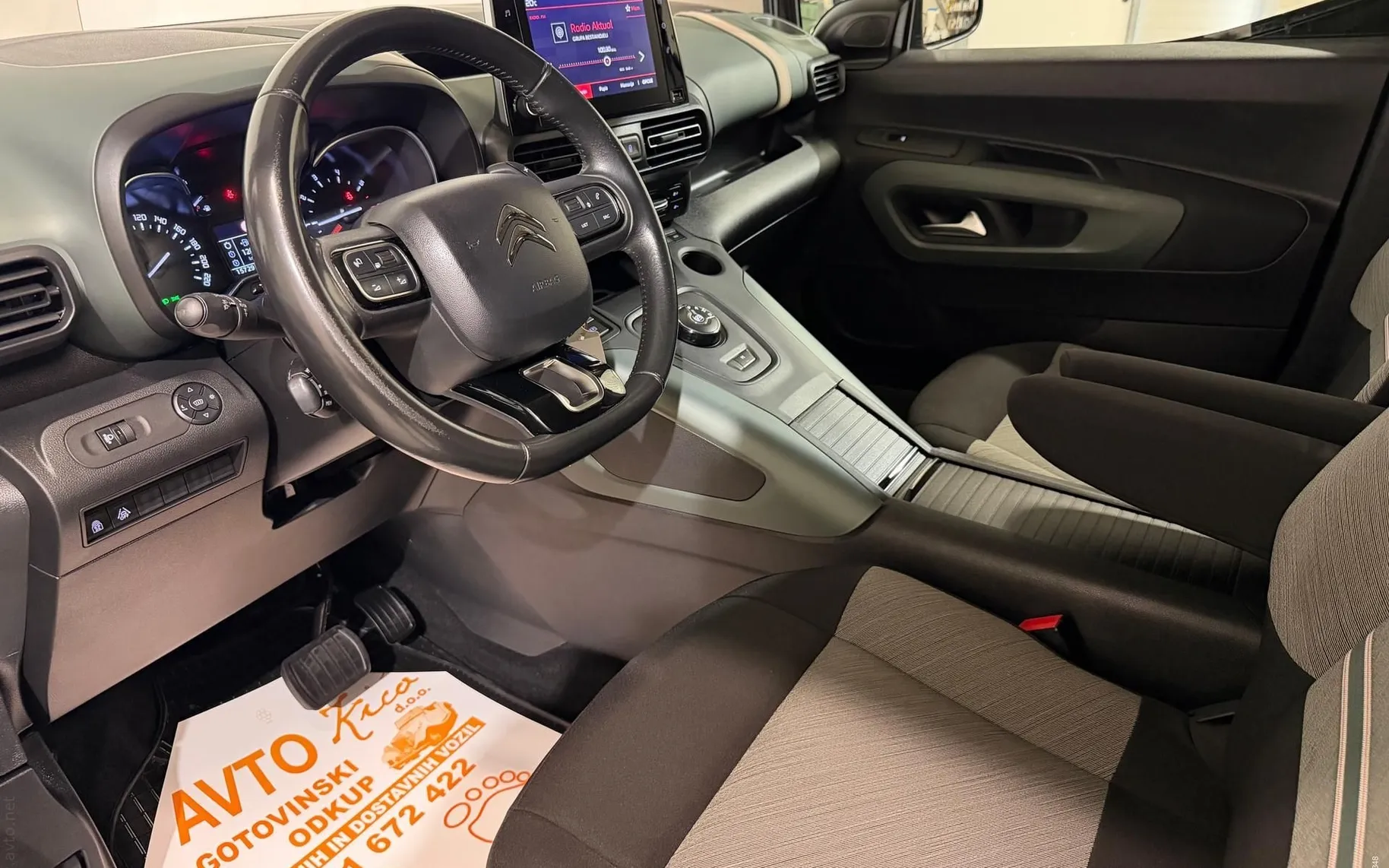 Notranja slika - Citroën Berlingo - 1.5 HDI-XTR-AVTOMATIK-LED-HEAD UP-KAMERA-96KW-SLO - 10