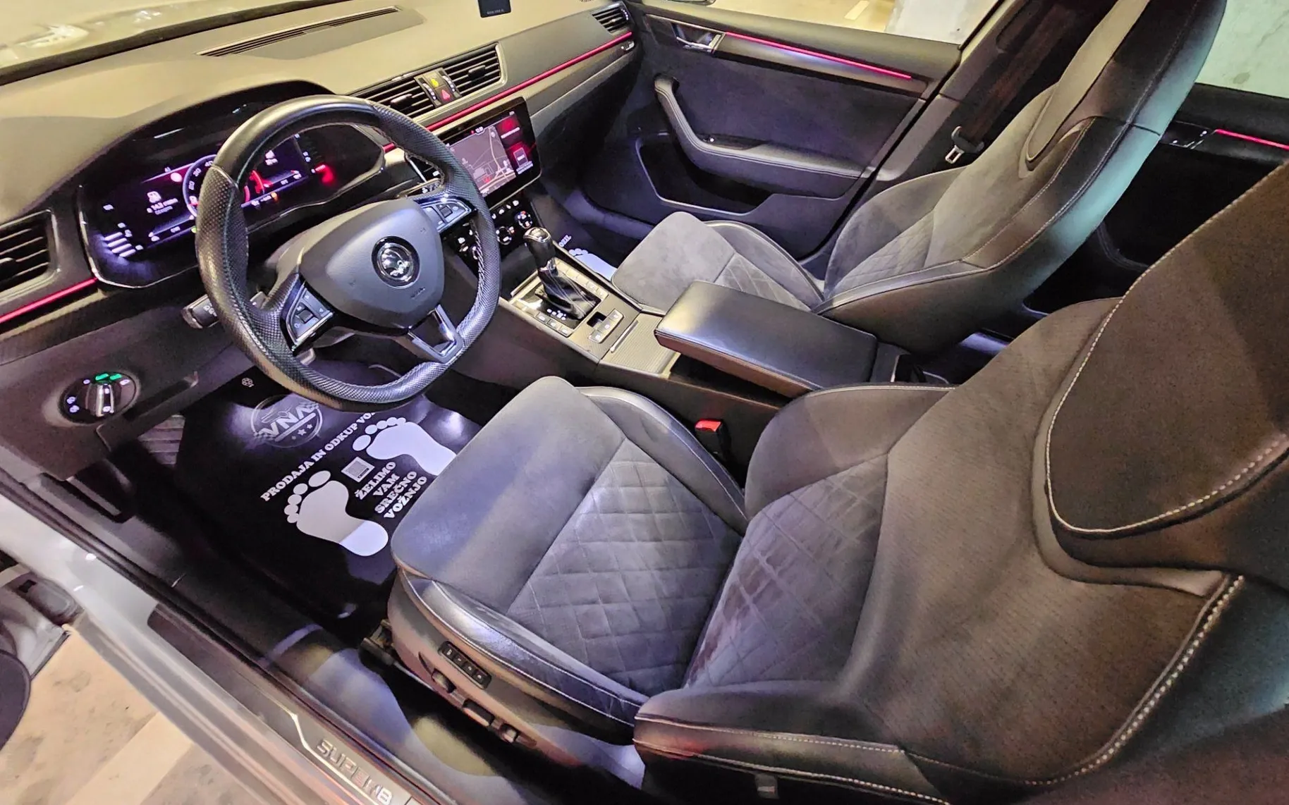 Notranja slika - Škoda Superb - Combi 2.0 TDI Sportline DSG |VIRTUAL|KAMERA|RADAR| - 7