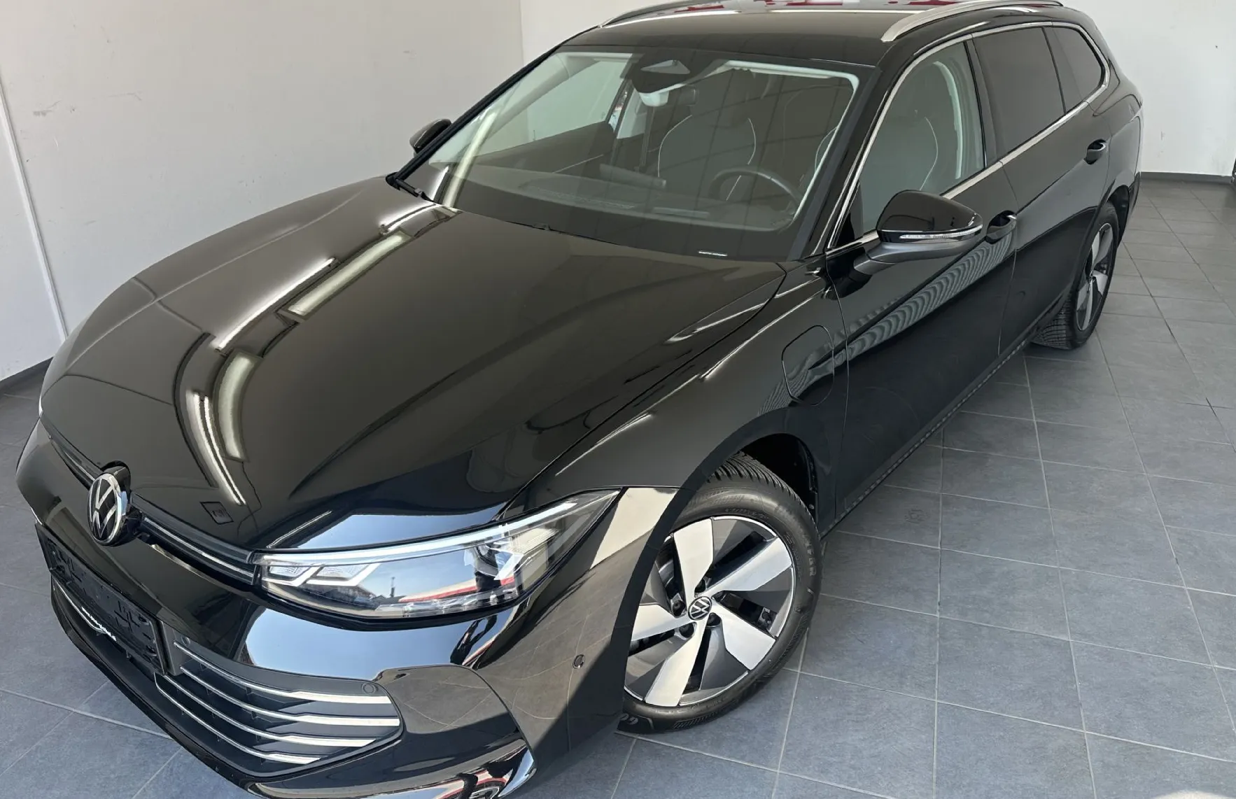 Zunanja slika - Volkswagen Passat - Variant 1.5 TSI e DSG.ELEGANCE.KAMERA.110 KM NA ELEKTRIKO - 1