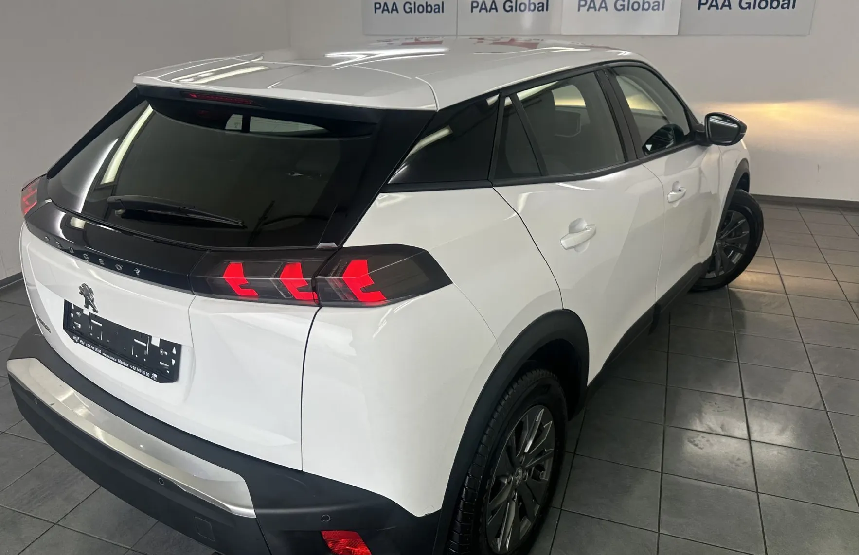 Zunanja slika - Peugeot 2008 - 1.5 BLUEHDI 130 ACTIVE.KAMERA.NAVI.LED.SAMO 90.000 - 1