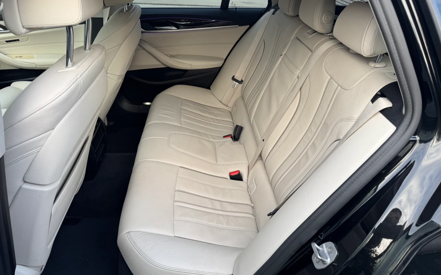 Notranja slika - BMW Serija 5 - 520d xDrive Touring Avt. - 12