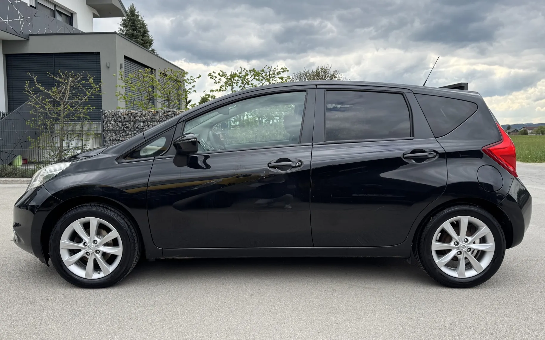 Zunanja slika - Nissan Note - 1,2 Visia - 2