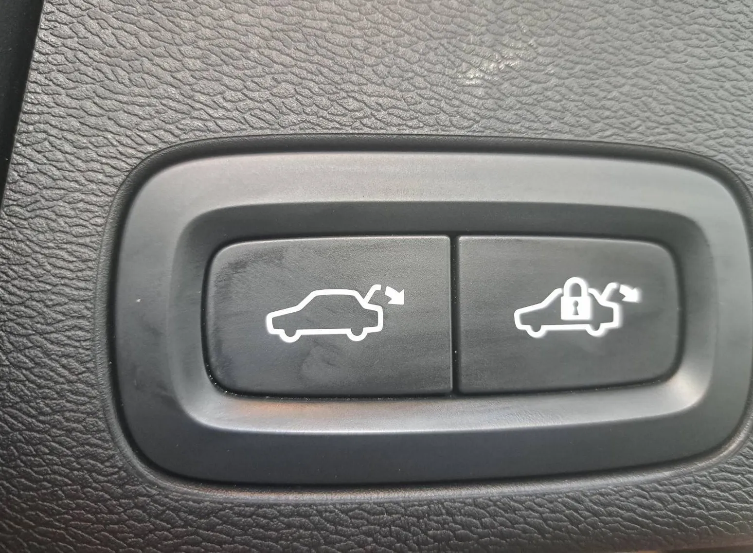 Zunanja slika - Volvo XC60 - B4D AUT Inscription Z ENOLETNIM JAMSTVOM - 18