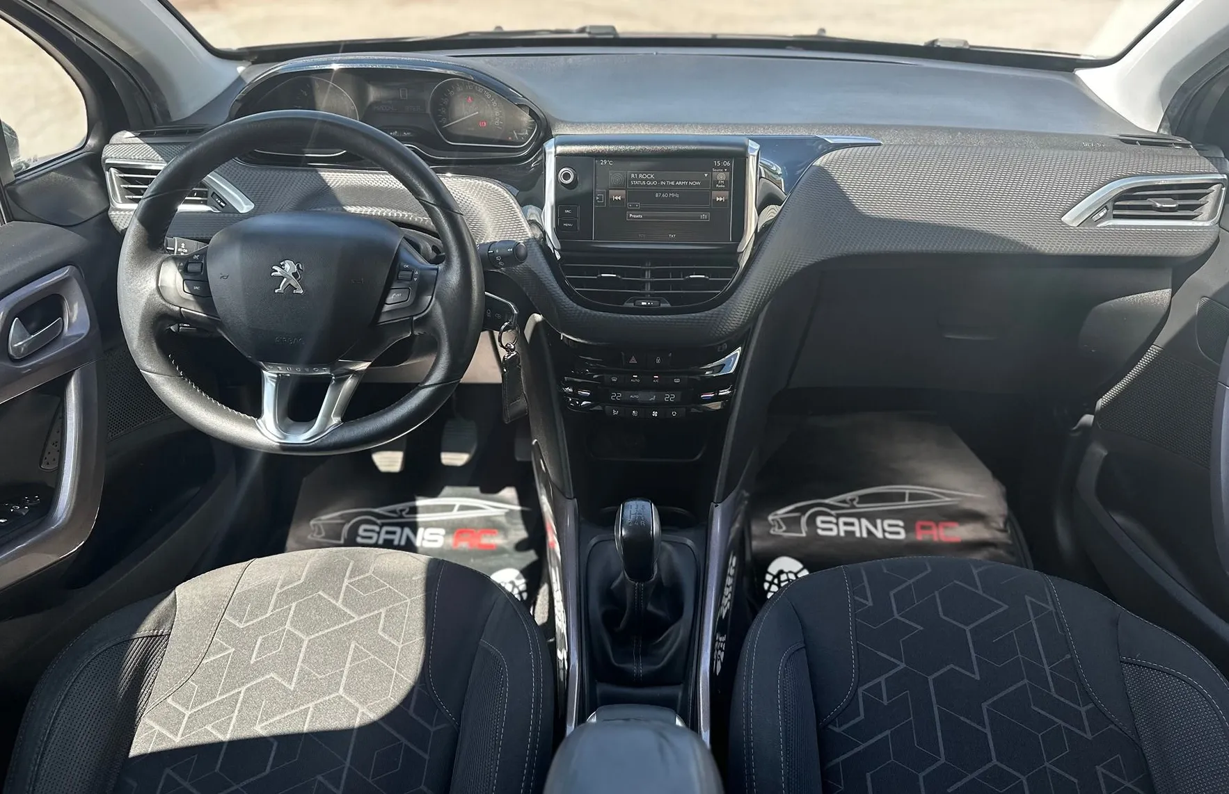 Zunanja slika - Peugeot 2008 - 1.2 Style - SLO - GL. SERVIS - LED - TEMPOMAT - 10
