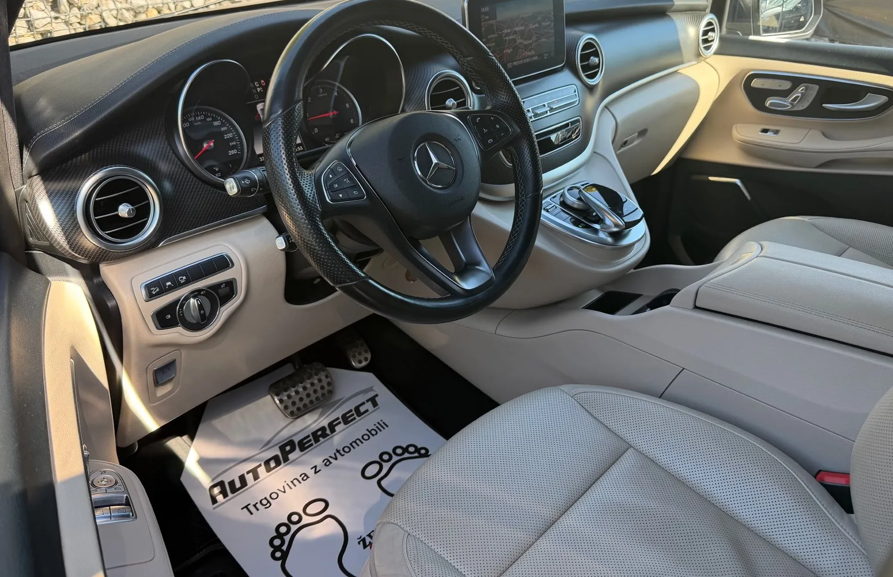 Zunanja slika - Mercedes-Benz V-Razred - V 250d 4MATIC|AMG Line|SLO|360°|KLJUKA|BURM.| - 9