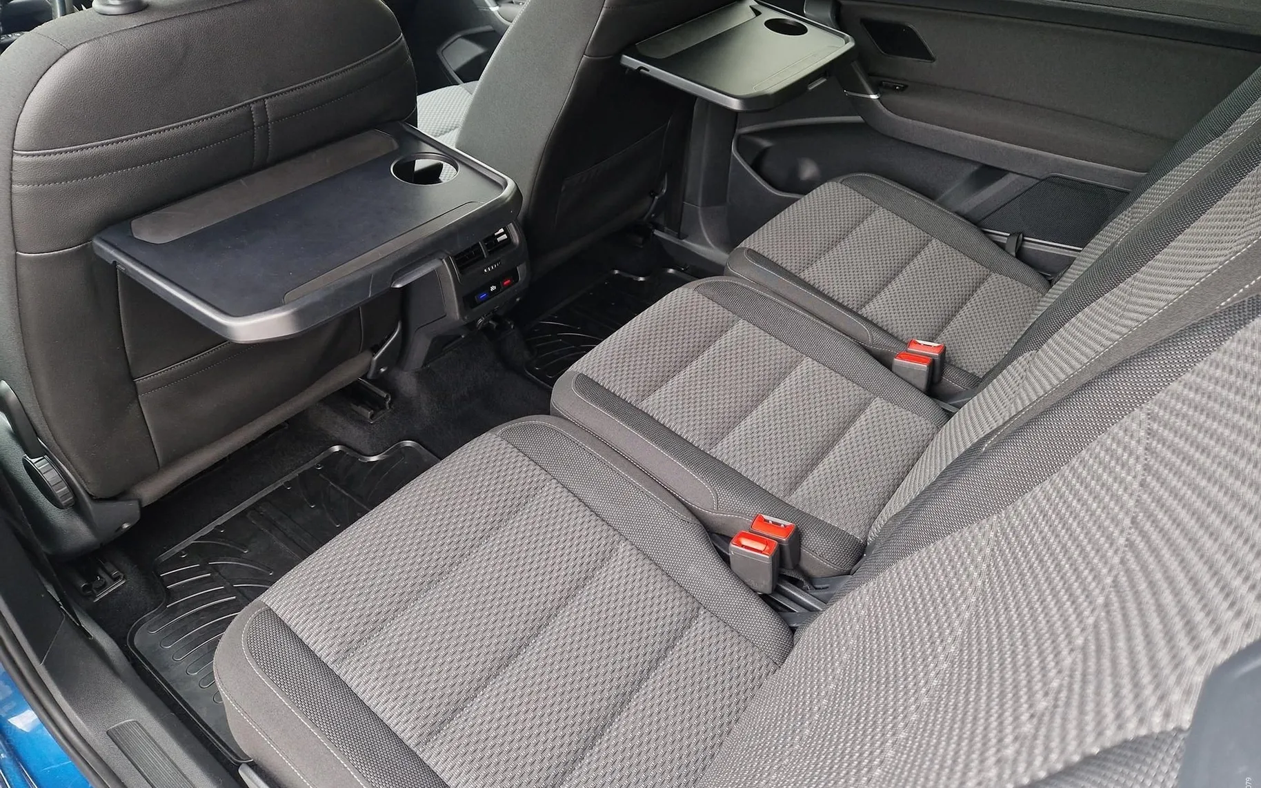 Notranja slika - VW Touran - 1.6TDI-DSG-7SEDEŽEV-ACC-F1-2XLED-2XPDC-NA OBROKE - 8
