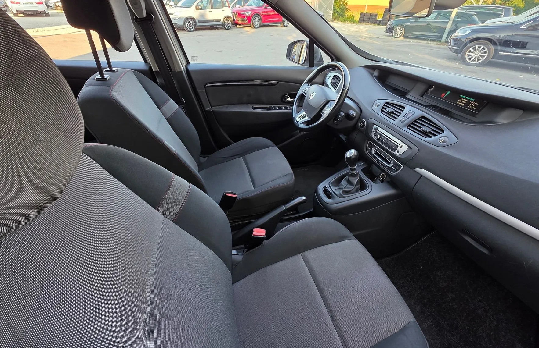 Zunanja slika - Renault Scénic - Scenic dCi 110 Dynamique KLIMA-SLOVENSKI-1.LASTNIK - 11