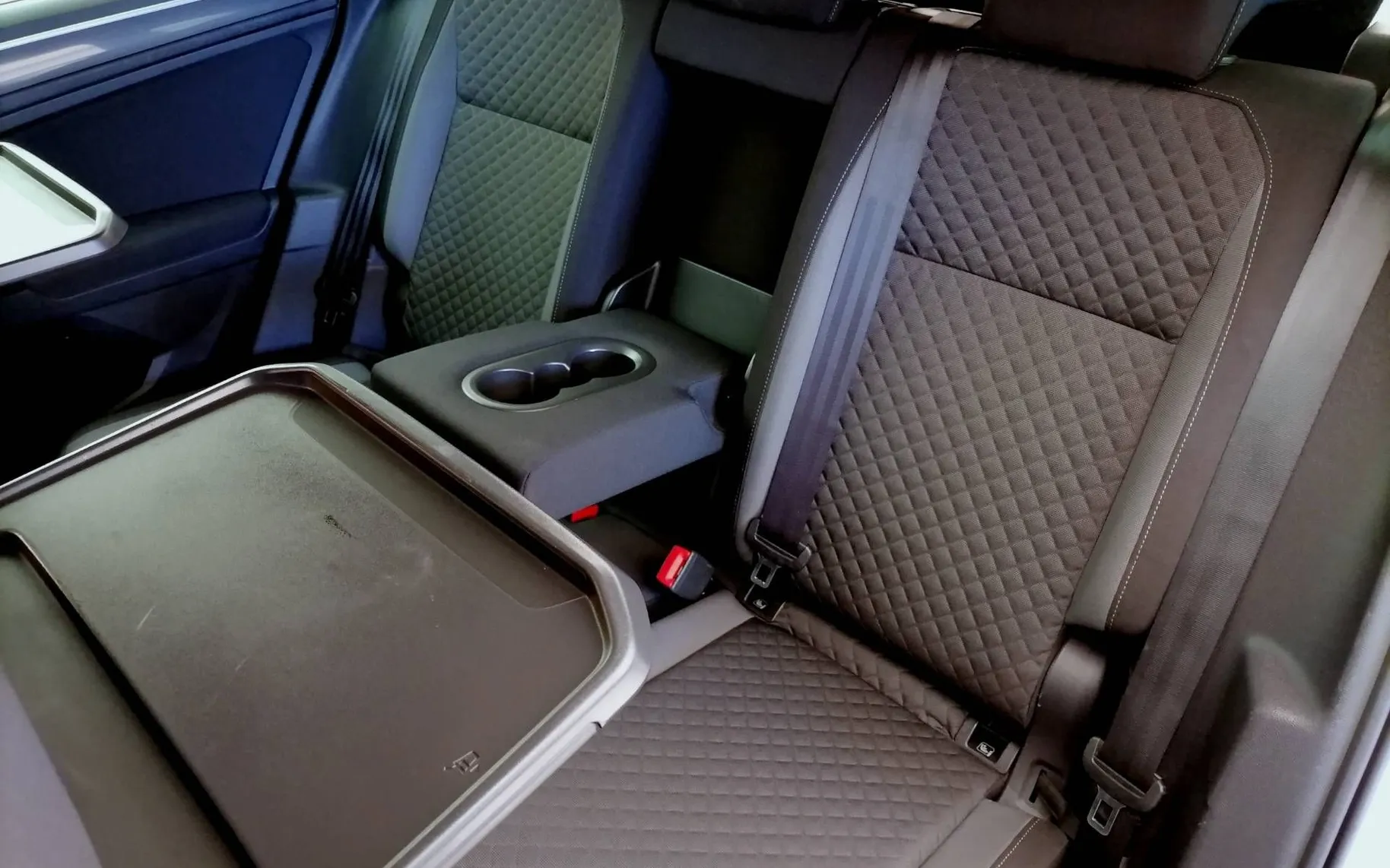 Notranja slika - Volkswagen Tiguan - 1.4 TSI-125KS FULL LED VIRTUAL NAVI ALU PDC 2019 - 8