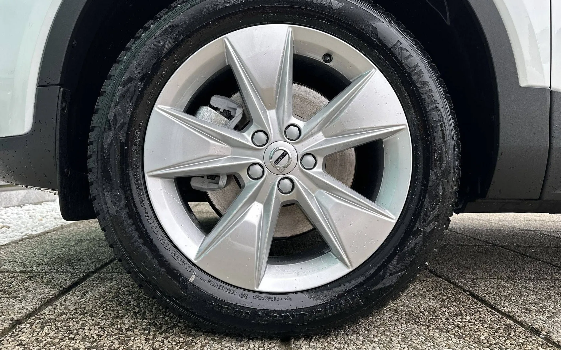 Notranja slika - Volvo XC40 - B3 P Core AT DCT - 9