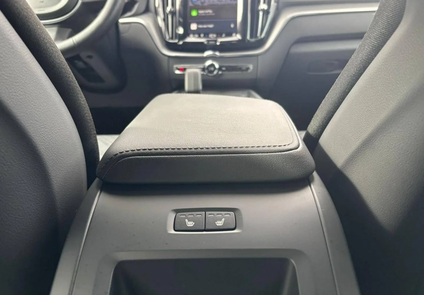 Notranja slika - Volvo XC60 - VOLVO  B5P AWD Core KAMERA-ACC-KEYLESS... - 9