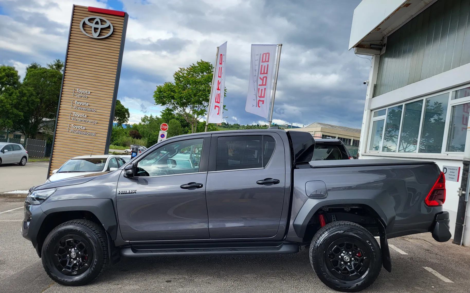 Zunanja slika - Toyota Hilux - 2.8 D-4D GR SPORT - 5
