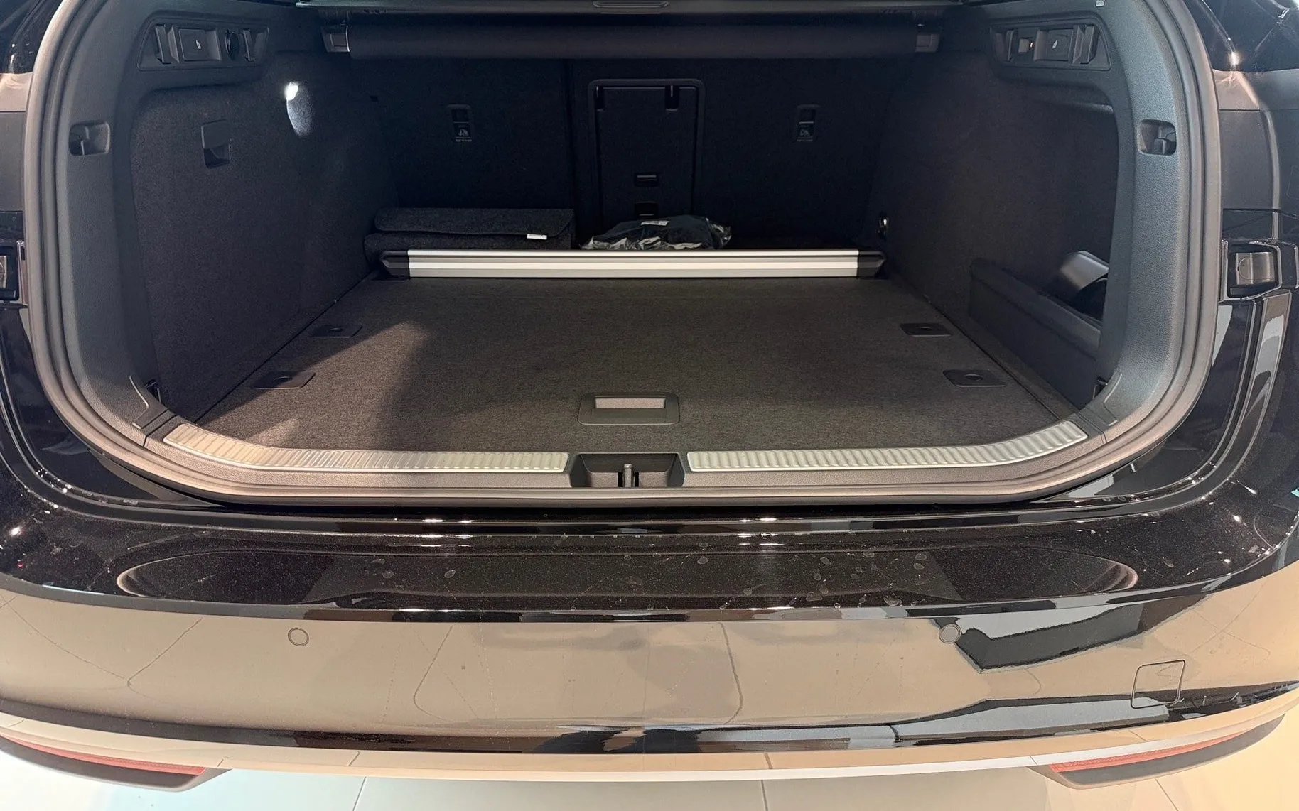 Notranja slika - Škoda Superb - Combi 2.0 TDI L K DSG... - 12