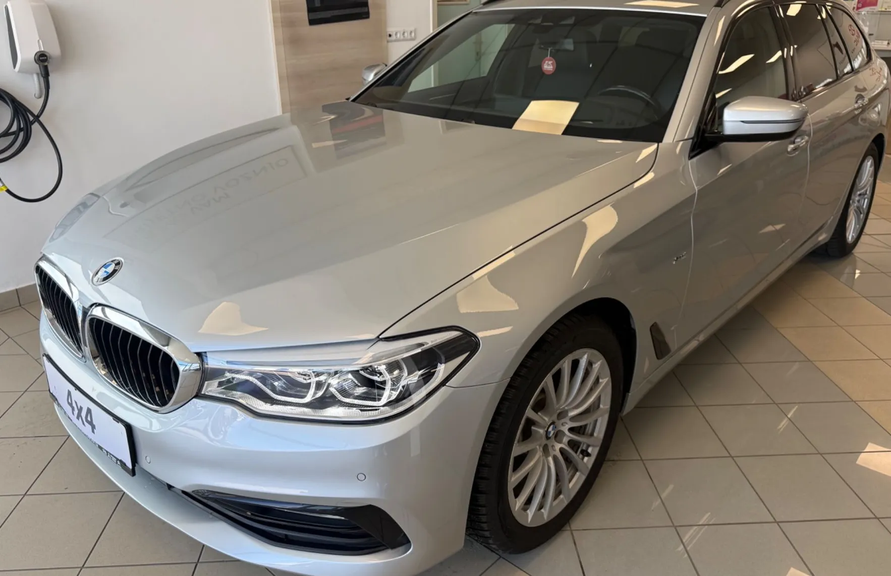 Zunanja slika - BMW Serija 5 - Touring: 520d xDrive Touring Avt. SPORT LINE-LED-NAVI-PA - 5