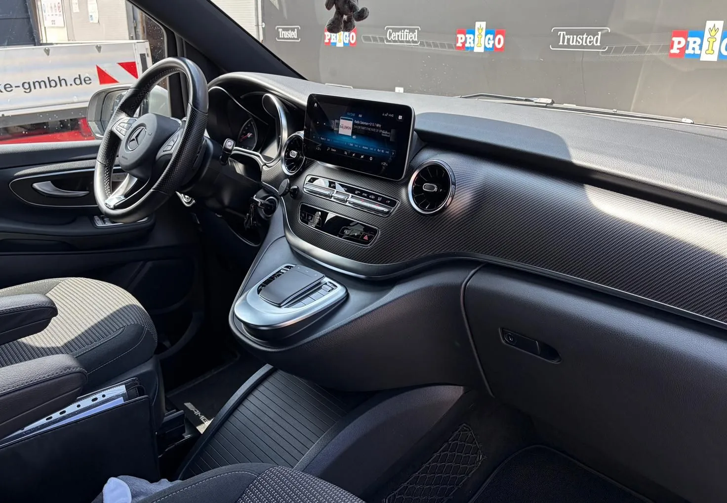 Zunanja slika - Mercedes-Benz V-Razred - V 220d AMG Line Avt. srednje dolgi - spalni paket - 6