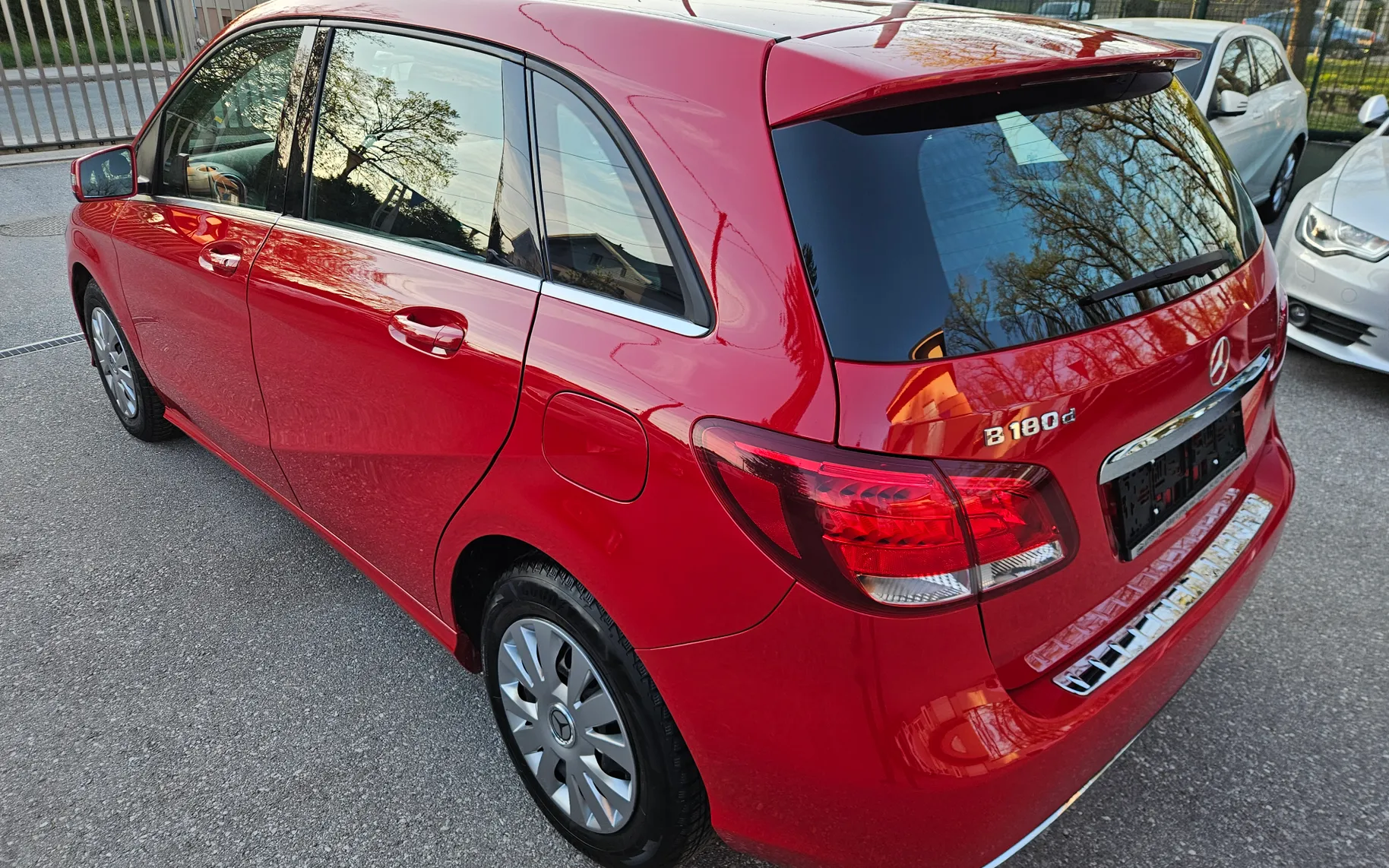 Zunanja slika - Mercedes-Benz B-Razred - B 180 d Urban - 4