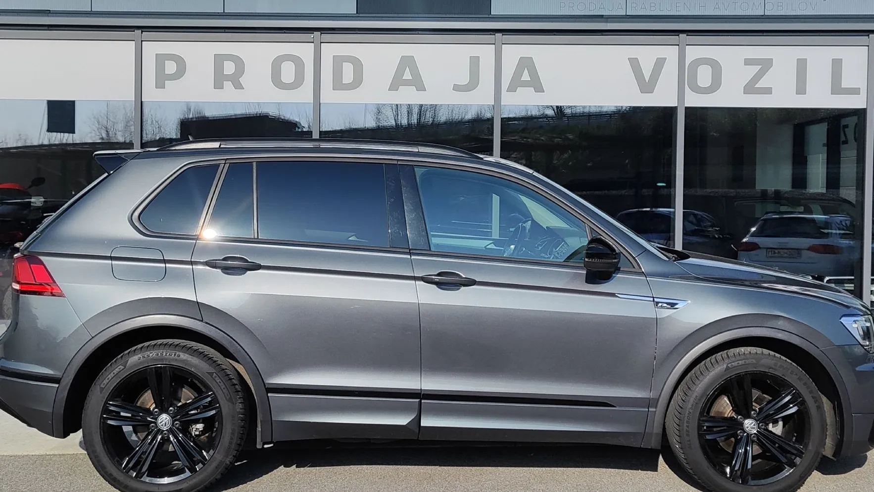 Zunanja slika - Volkswagen Tiguan - 2.0 TDI SCR BMT R-Line Edit. 110kW - 4