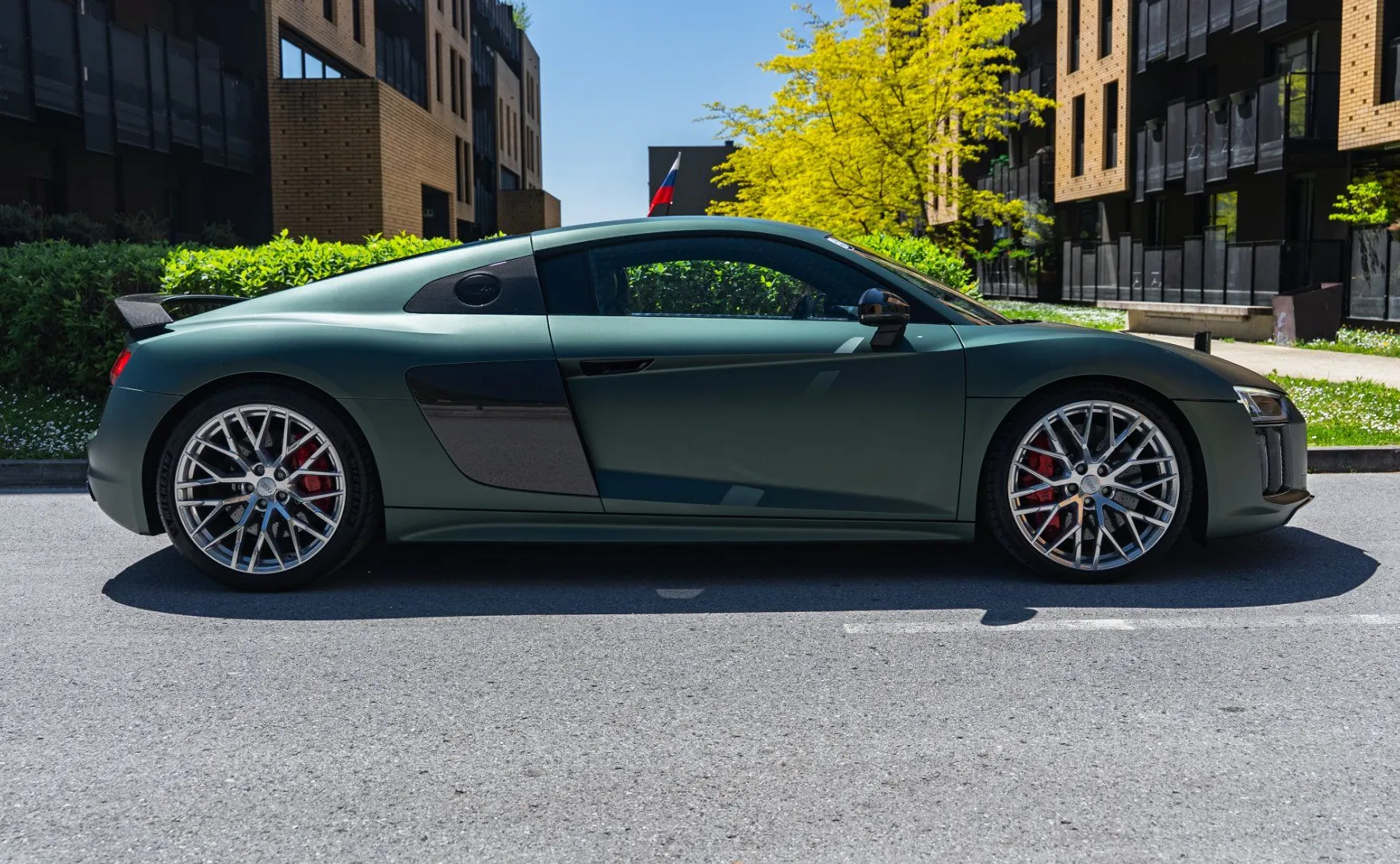 Zunanja slika - Audi R8 - V10+ - Keramika - Bang Olufsen - Karbon - Laser - 5