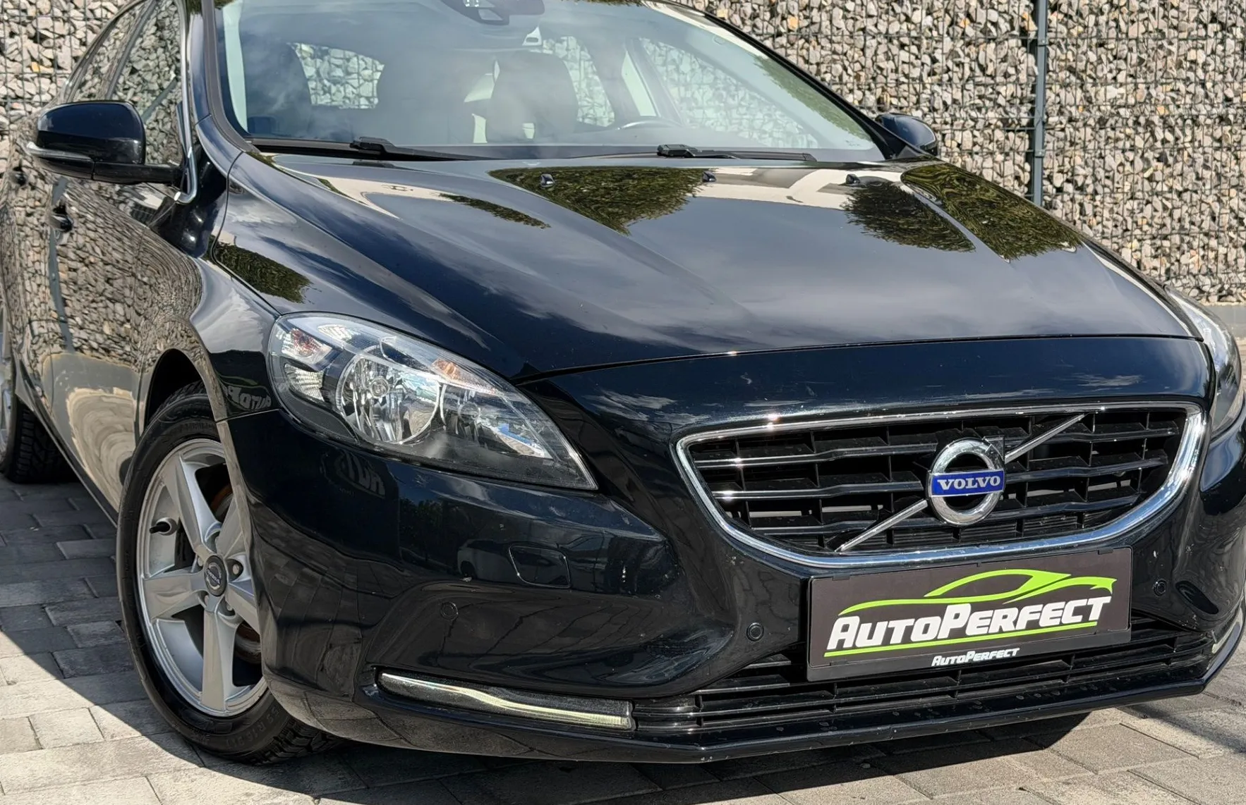 Zunanja slika - Volvo V40 - D2 Momentum AVT. |NAVI|PDC|USNJE| - 1