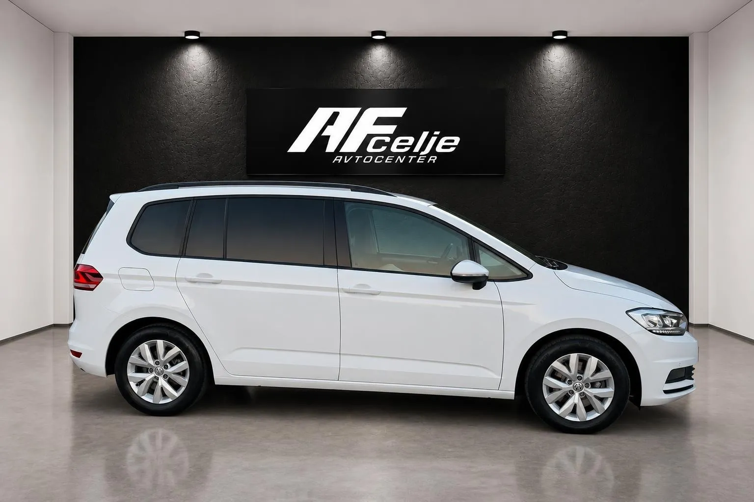 Zunanja slika - Volkswagen Touran - 2.0 TDI-H LINE-FUL LED-LIZING ZA TUJCE-KEYLES- - 4