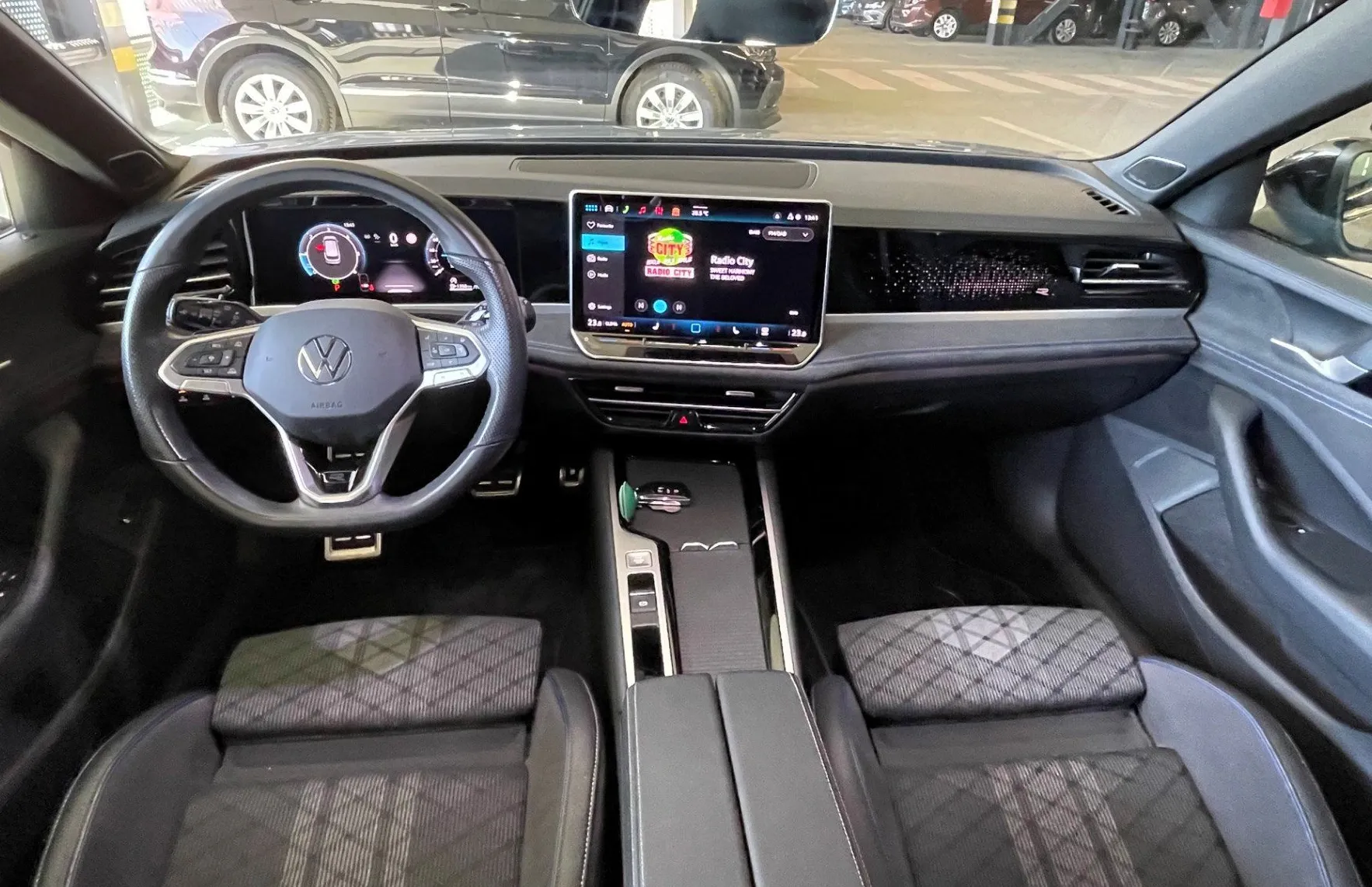 Zunanja slika - Volkswagen Passat - Variant 2.0 TDI BMT R-Line DSG LED. NAVI.KAMER360.PDC2X - 16