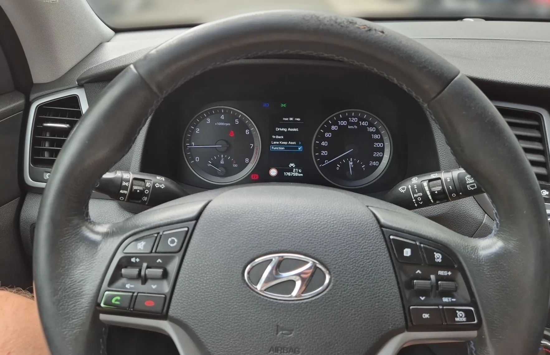 Zunanja slika - Hyundai Tucson - PREMIUM 1.6 T-GDI 177PS-SLO-1.LAST-XENON-NAVI-KAM - 12