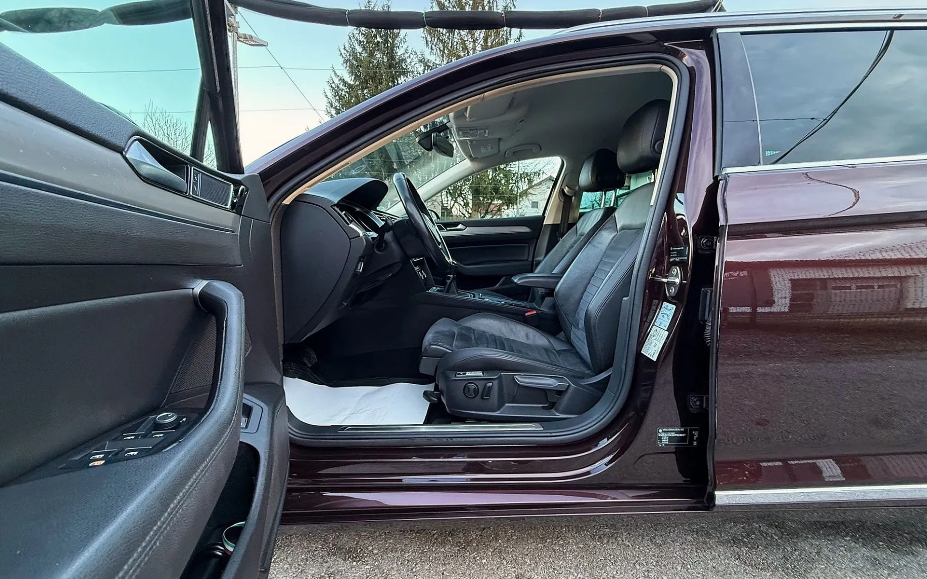 Zunanja slika - Volkswagen Passat - Variant 2.0 TDI BMT Highline LED NAVI USNJE KEYLESS ALU17 - 15