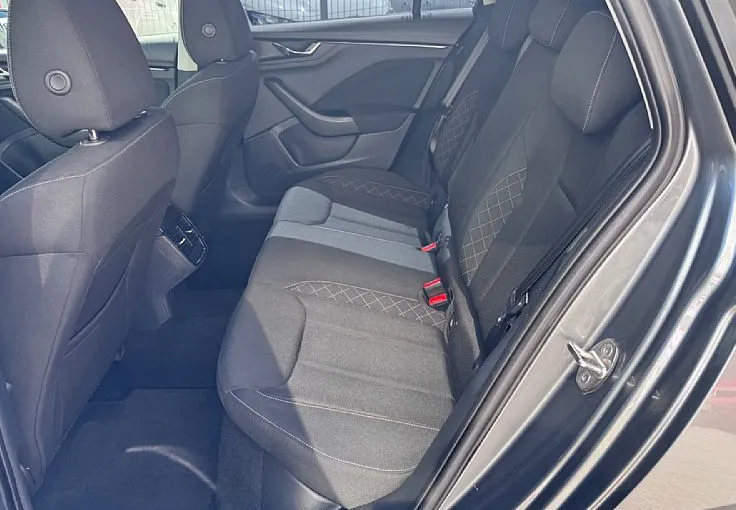 Zunanja slika - Škoda Kamiq - 1.5 TSI Ambition DSG - NAVI - ALU - ODLIČEN - 9